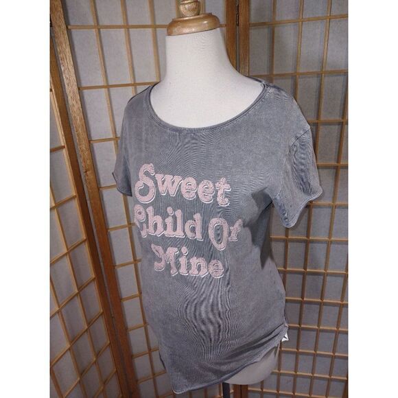 Isabel Maternity Sm Graphic Tee - Picture 13 of 16